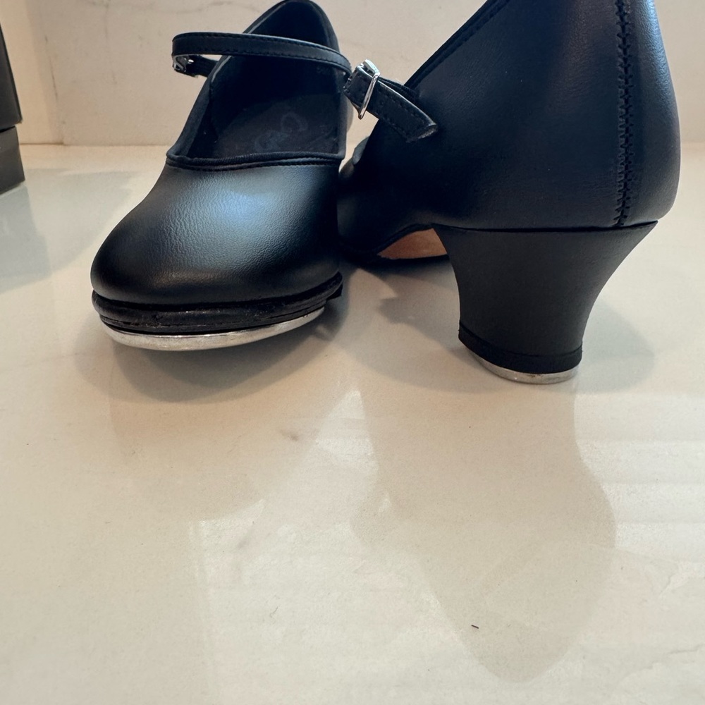 Capezio Black Tap - Girls Shoes 6 M! - Picture 3 of 12